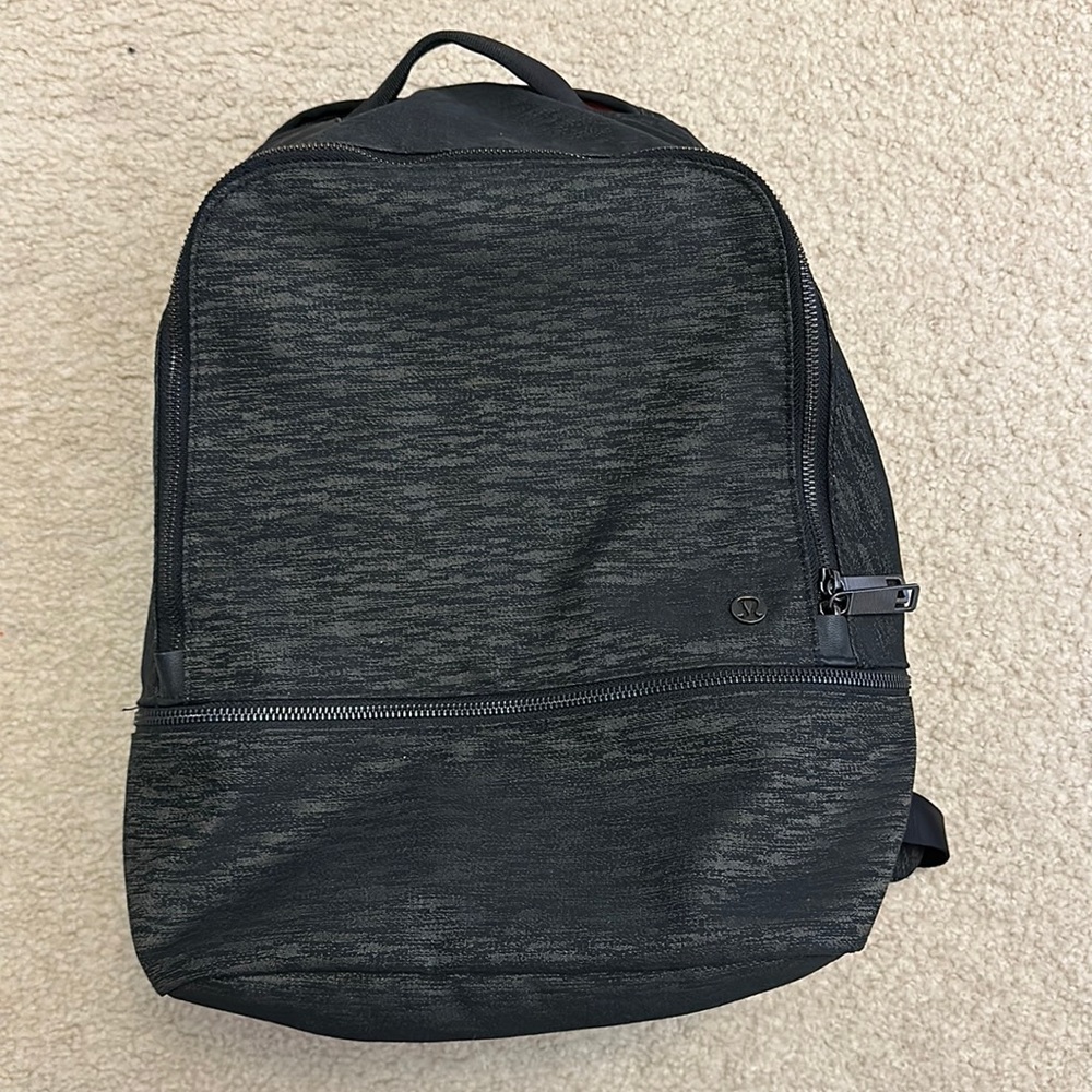Lululemon 20L backpack